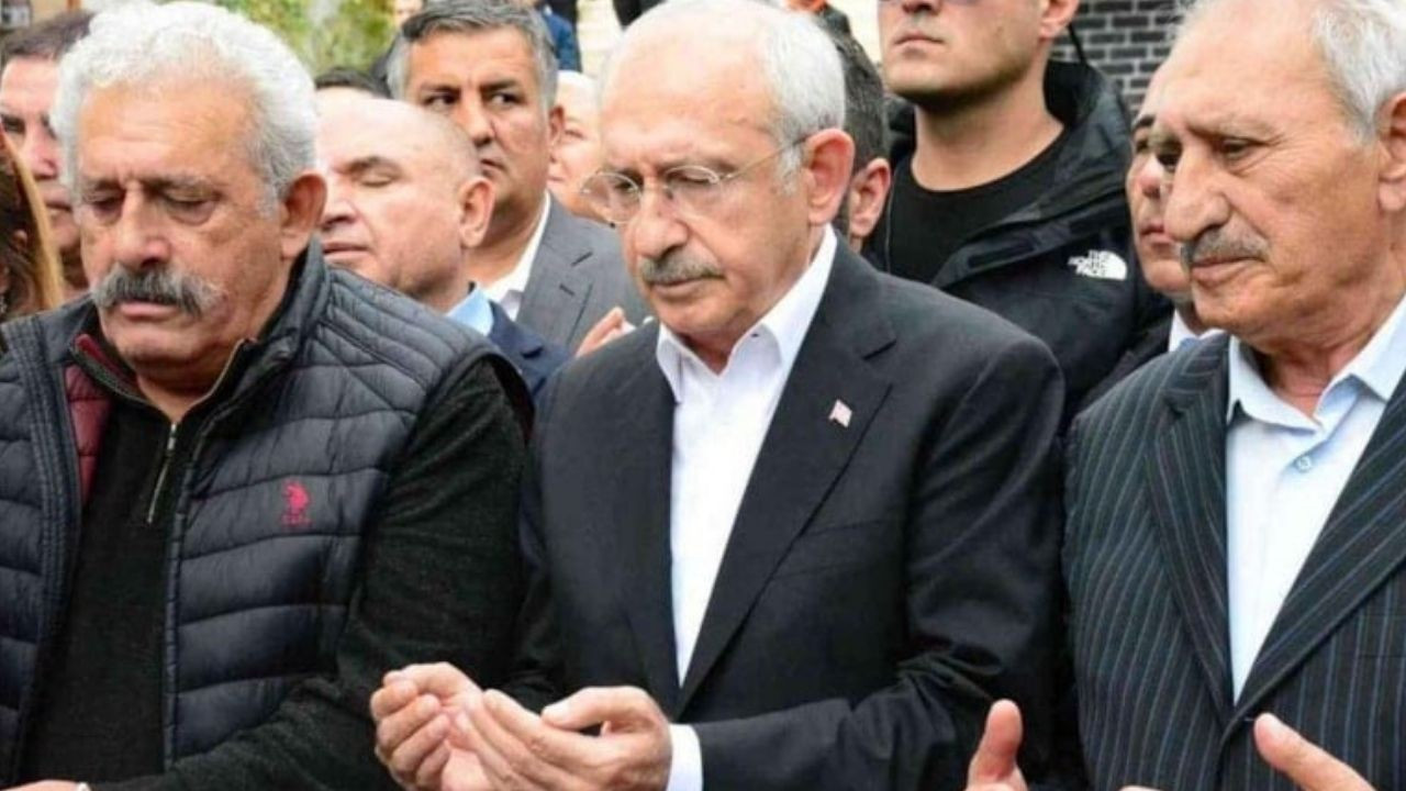 Kemal Kılıçdaroğlu’nun ikiz kardeşi Adil Kılıçdaroğlu hayatını kaybetti Kemal Kılıçdaroğlu’nun ikiz kardeşi Adil Kılıçdaroğlu hayatını kaybetti