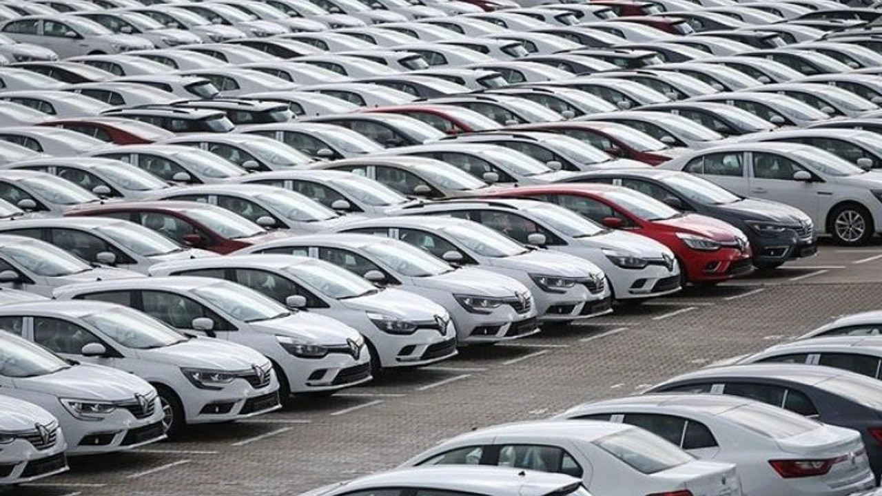 Binek otomobil ihracatı ilk yarıda %12 arttı: 77 ülkeye 6,3 milyar dolarlık satış Binek otomobil ihracatı ilk yarıda %12 arttı: 77 ülkeye 6,3 milyar dolarlık satış