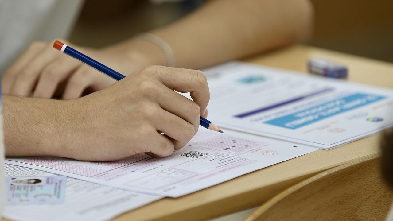 Bu karnenin sorumlusu Milli Eğitim, faturasını ödeyen gençler