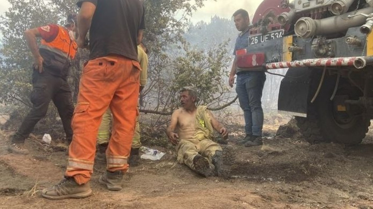 Eskişehir’de yangından kurtarılan işçinin görüntüleri: Abi, her tarafıma su dökün! Eskişehir’de yangından kurtarılan işçinin görüntüleri: Abi, her tarafıma su dökün!