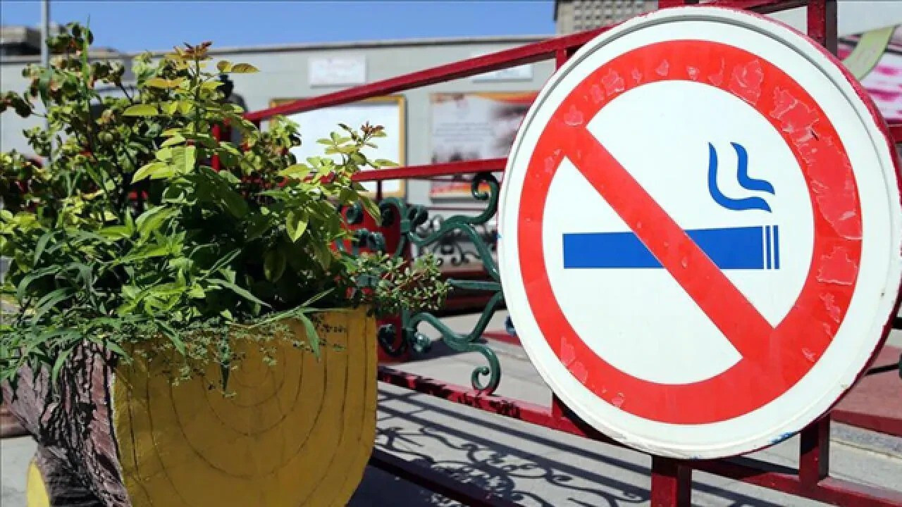 Sigaraya karşı yeni adım: Sigara içen bireye de cezai işlem uygulanacak! Sigaraya karşı yeni adım: Sigara içen bireye de cezai işlem uygulanacak!