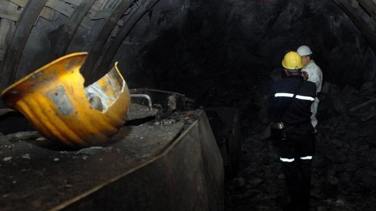Çin'de maden ocağı faciası! Siyanür atık havuzuna düşen 6 öğrenci öldü Çin'de maden ocağı faciası! Siyanür atık havuzuna düşen 6 öğrenci öldü