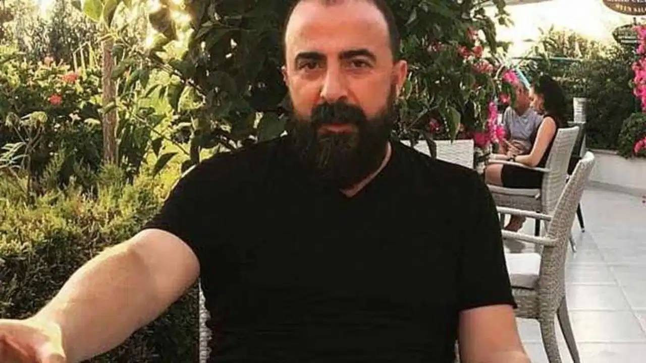 Tekel Bayileri Platformu Başkanı Özgür Aybaş gözaltına alındı Tekel Bayileri Platformu Başkanı Özgür Aybaş gözaltına alındı