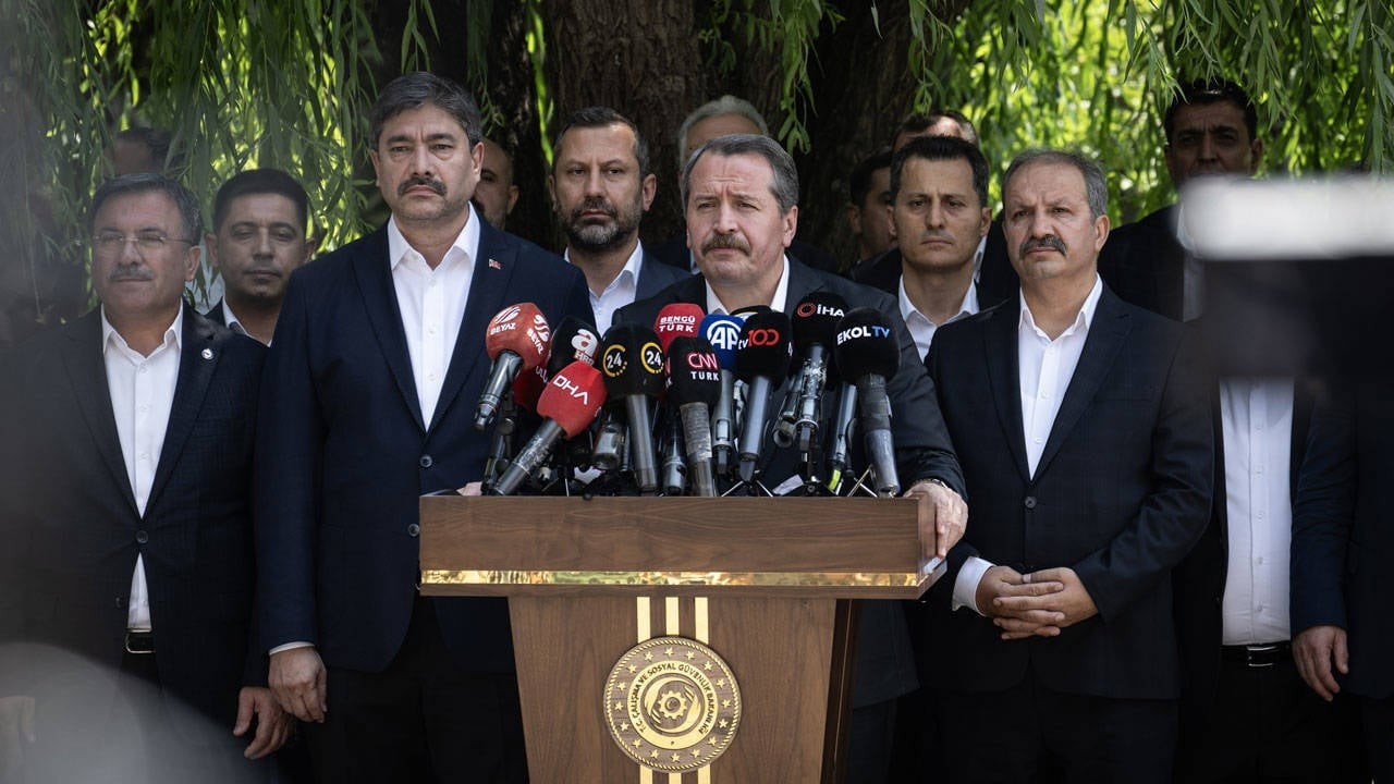 Kamu-Sen Başkanı Kahveci: Taleplerimizin mücadelesini masada güçlü şekilde vereceğiz Kamu-Sen Başkanı Kahveci: Taleplerimizin mücadelesini masada güçlü şekilde vereceğiz