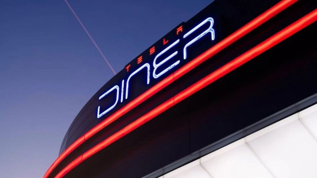 Tesla’nın ilk restoranı Hollywood’da hizmete açıldı Tesla’nın ilk restoranı Hollywood’da hizmete açıldı