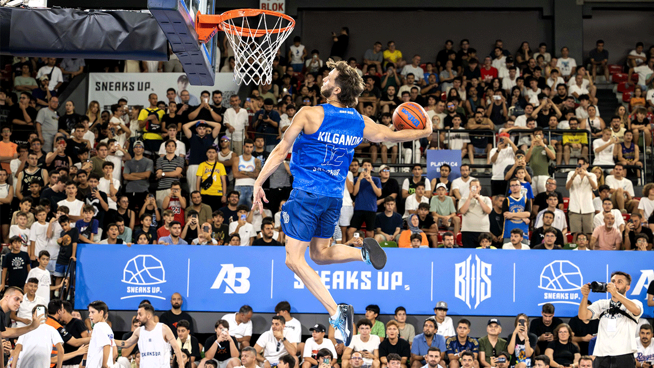 BHS Smaç Gösterisi İzmir’de basketbol şöleni yaşattı