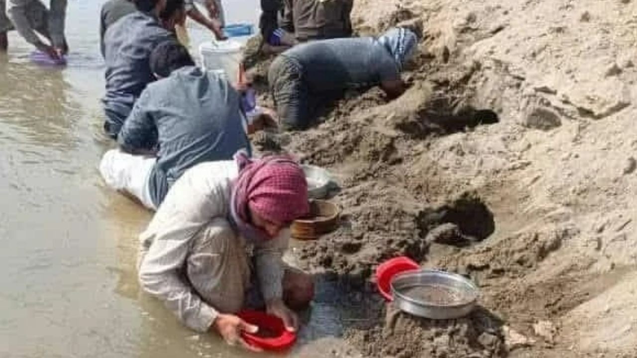 Piriti ‘altın’ sanıp zenginlik hayaliyle Fırat kıyısına koştular!