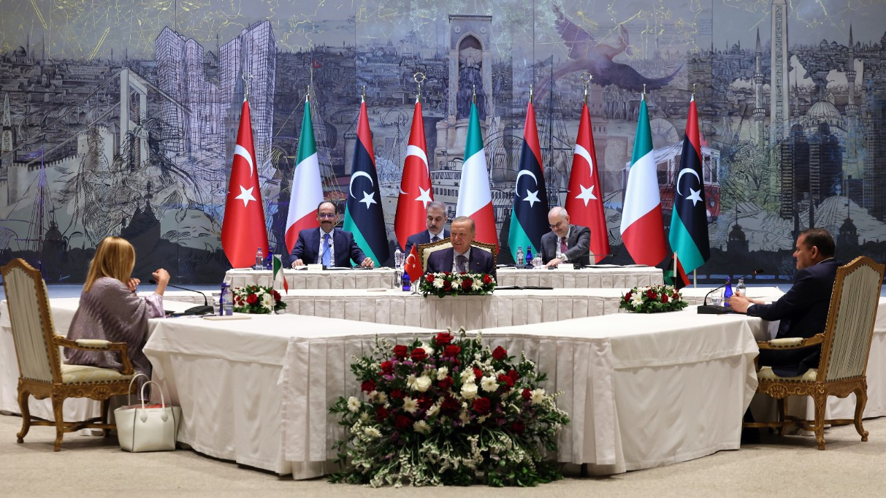 Akdeniz zirvesi: Erdoğan, Meloni ve Dibeybe ile görüştü
