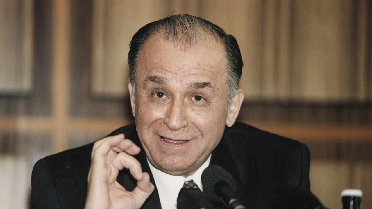 Romanya’nın ilk cumhurbaşkanı Iliescu hayatını kaybetti