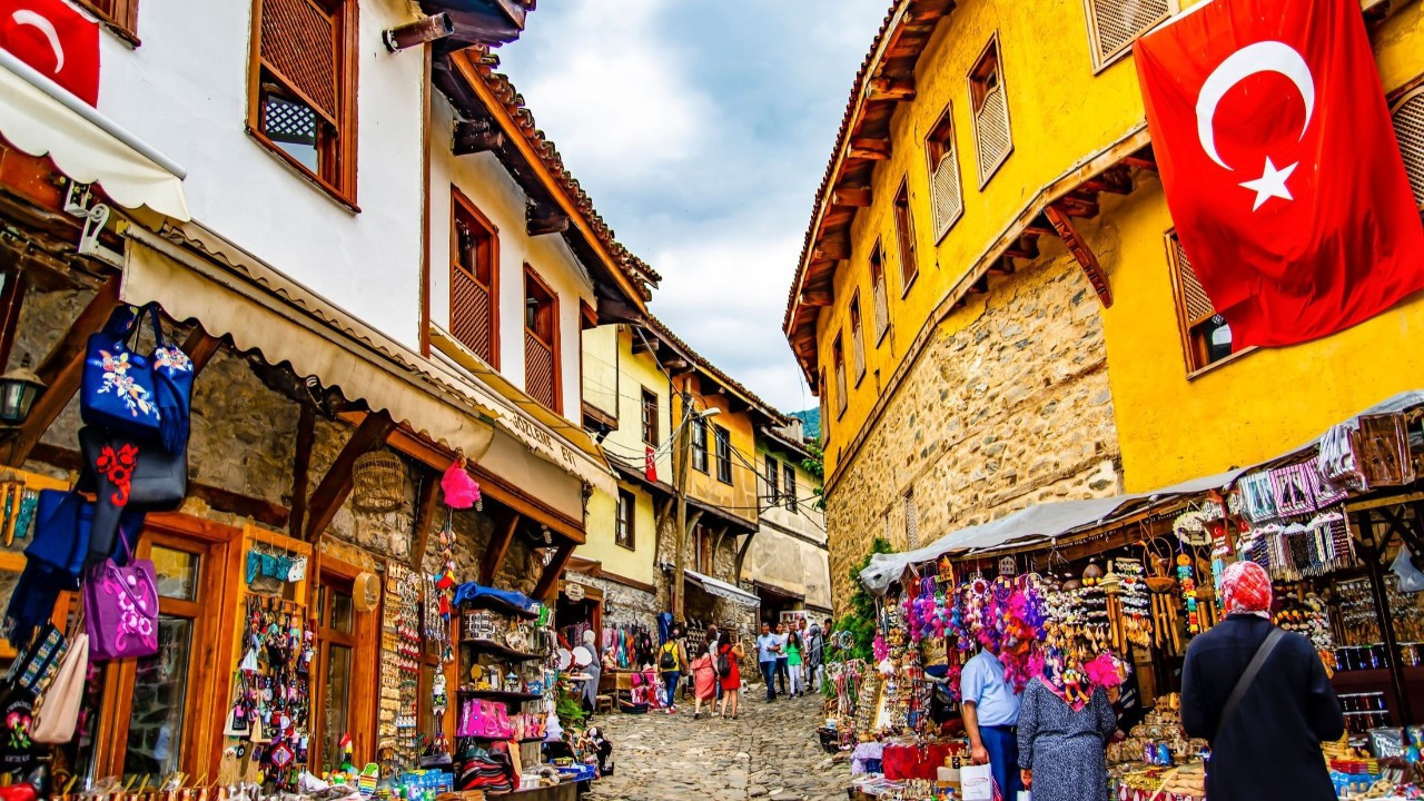 GÜMTOB Başkanı Artıç: “Bursa turizmde zor bir yaz geçiriyor”