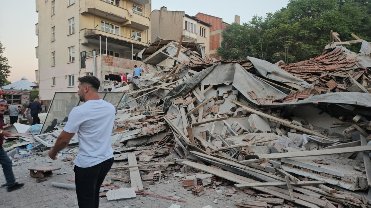 Balıkesir'de depremde yıkılan binanın sahibi tutuklandı, müteahhit serbest kaldı