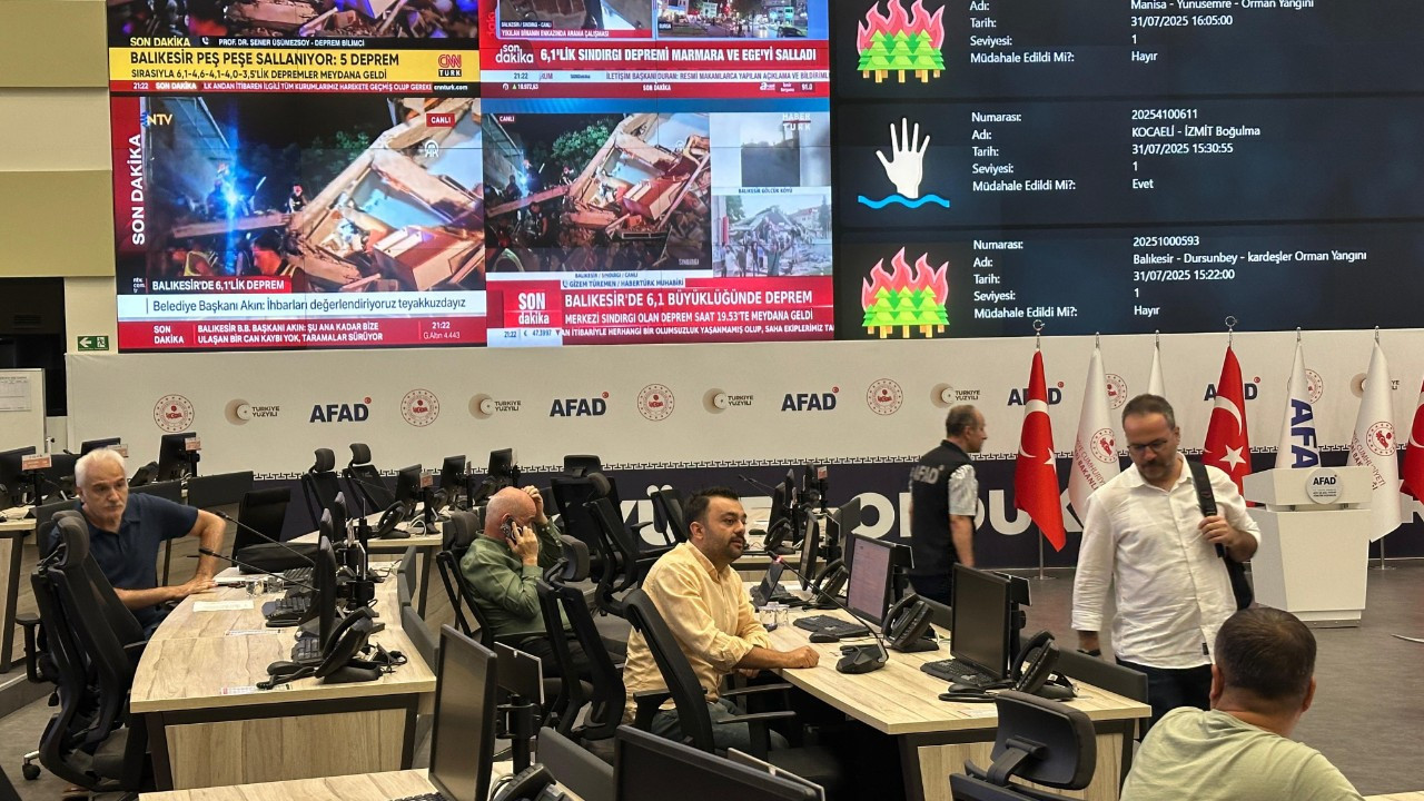 Balıkesir'deki deprem sonrası Türkiye Afet Müdahale Planı devreye alındı