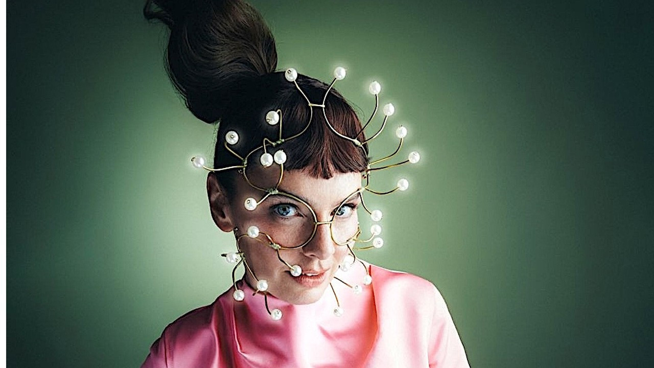 Nil Karaibrahimgil, World Akustik sahnesinde