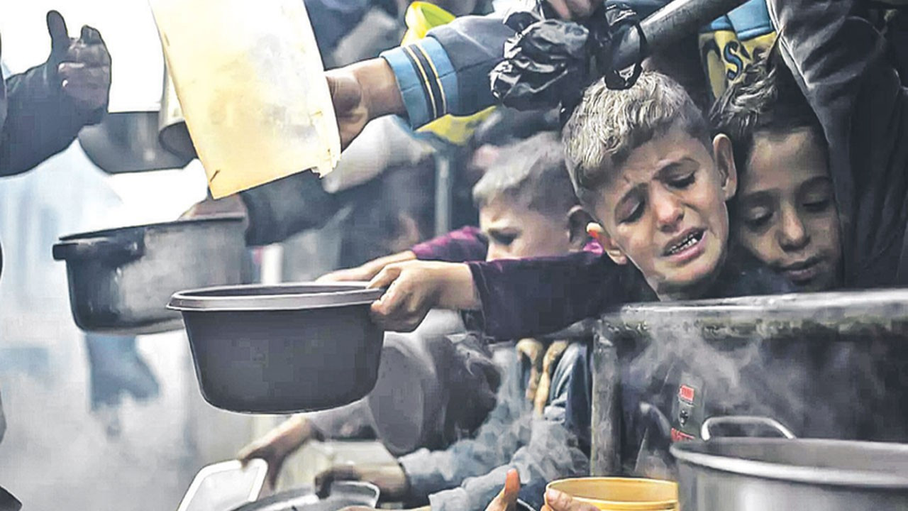 Gazze’de açlıktan ölenlerin sayısı 227’ye yükseldi: 103’ü çocuk