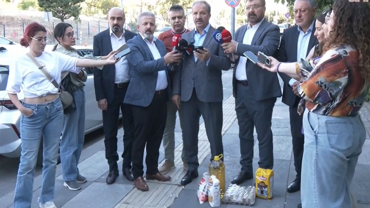 Sağlık-Sen Genel Başkanı Doğan’dan bin liralık alışveriş poşetiyle zam teklifine tepki