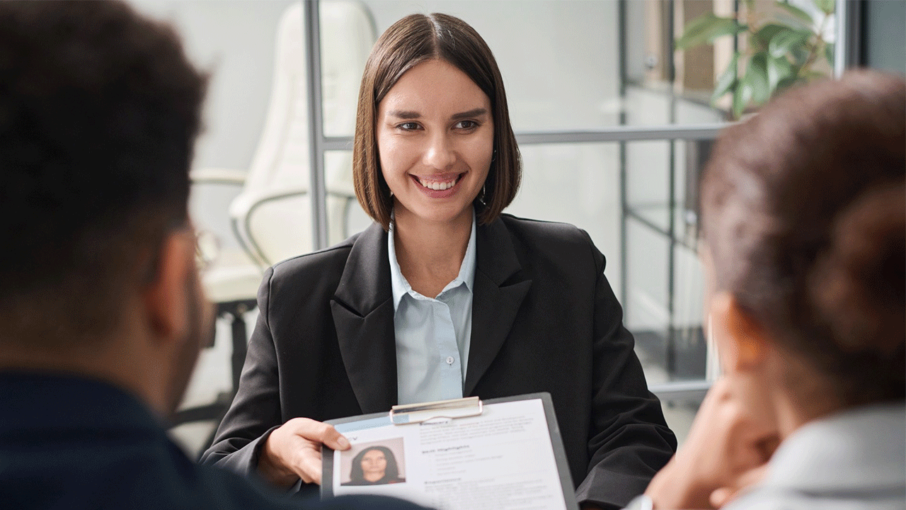 Türkiye’deki yöneticiler fotoğraflı öz geçmiş tercih ediyor
