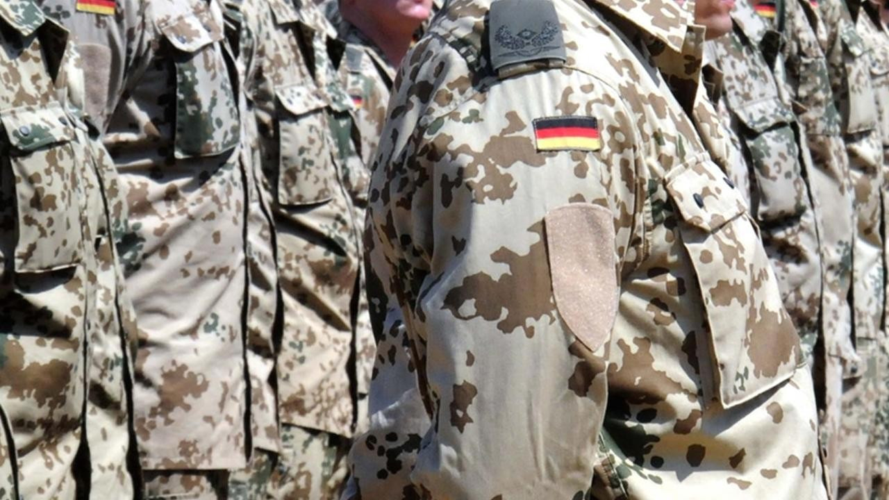 Ukrayna’ya asker gönderme fikri Almanya’da tartışma konusu oldu Ukrayna’ya asker gönderme fikri Almanya’da tartışma konusu oldu
