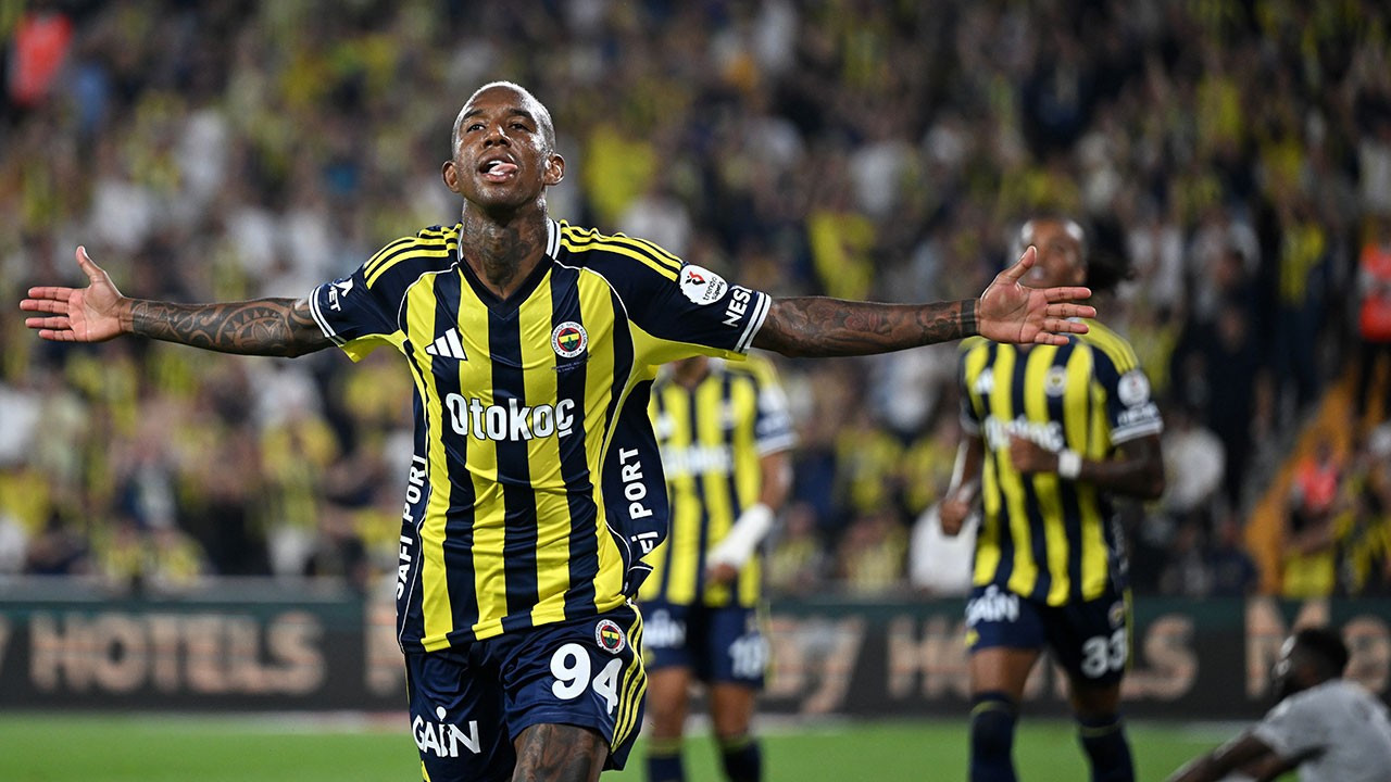 Fenerbahçe sahasında Kocaelispor’u 3-1 mağlup etti Fenerbahçe sahasında Kocaelispor’u 3-1 mağlup etti
