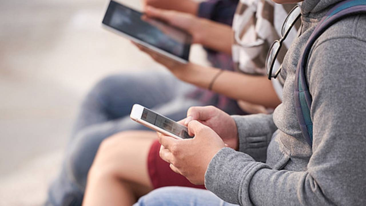 Yönetmelik onaylandı: Japonya'da telefon kullanımı 2 saatle sınırlanacak