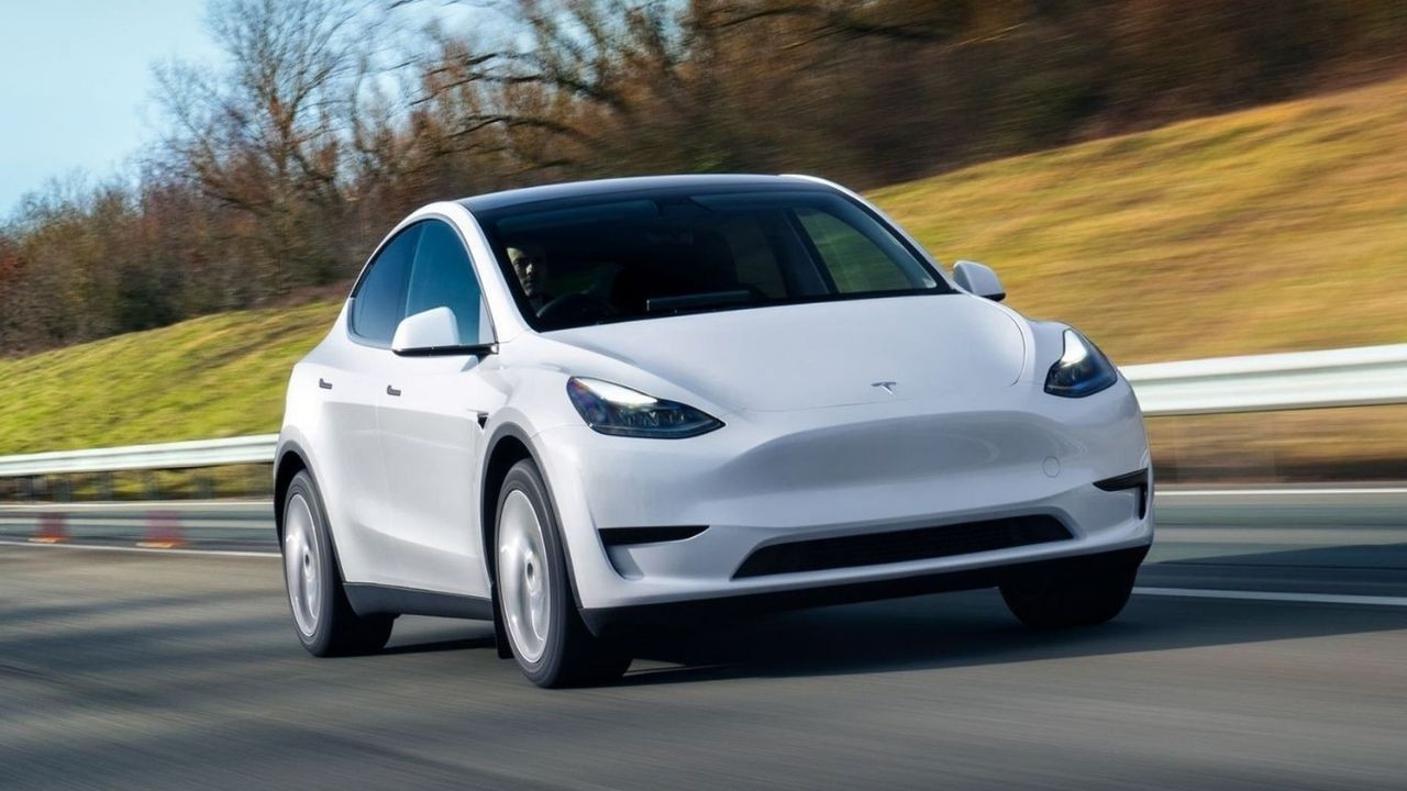 Tesla, Model Y SR RWD’nin fiyatına zam yaptı Tesla, Model Y SR RWD’nin fiyatına zam yaptı