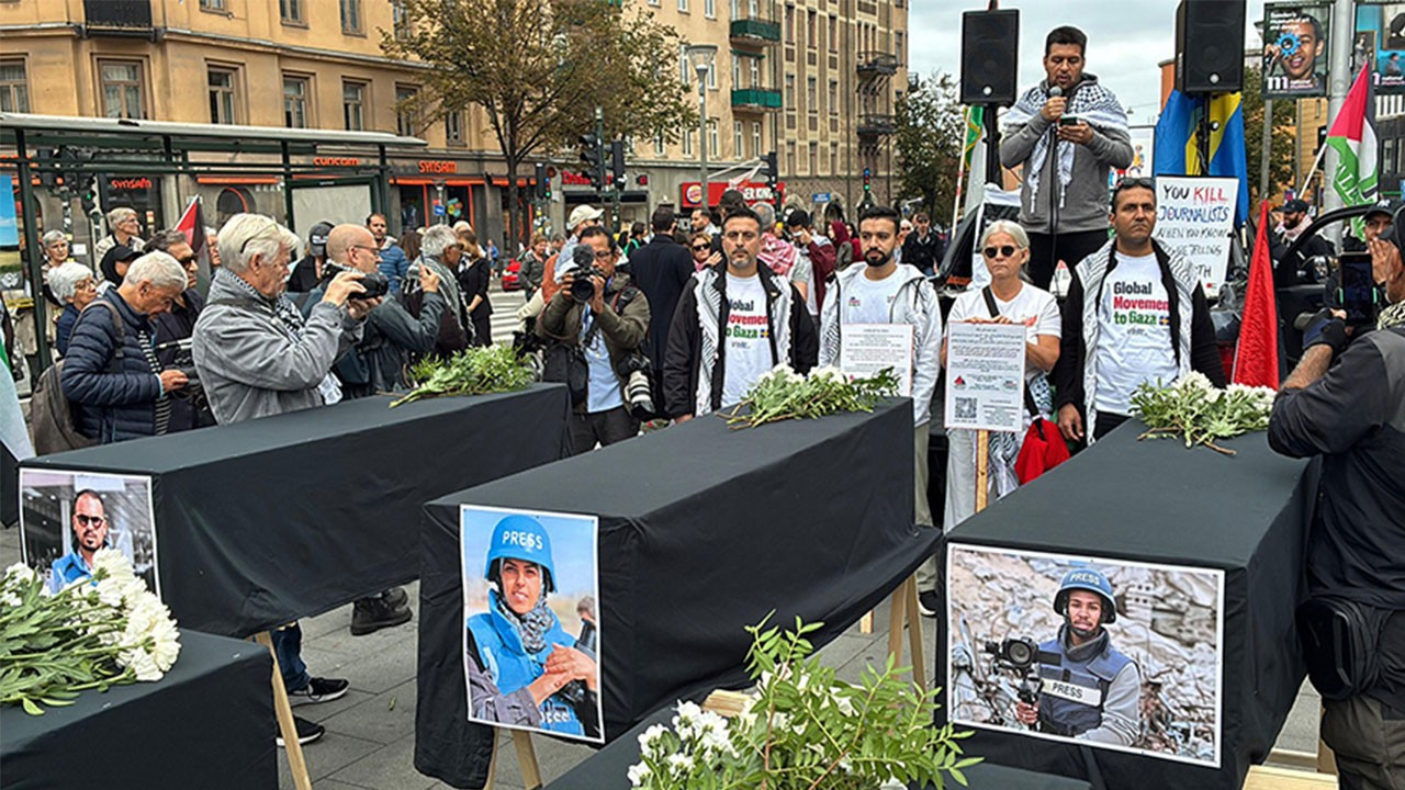 İsveç'ten Gazze'deki açlık ve gazetecilere yönelik saldırılara protesto!