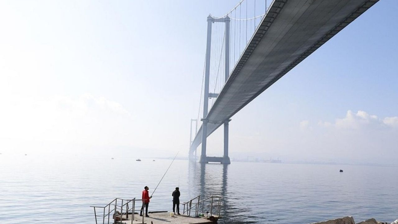 Osmangazi Köprüsü’nün altından 64 metre ve üzeri deniz araçları geçemeyecek Osmangazi Köprüsü’nün altından 64 metre ve üzeri deniz araçları geçemeyecek