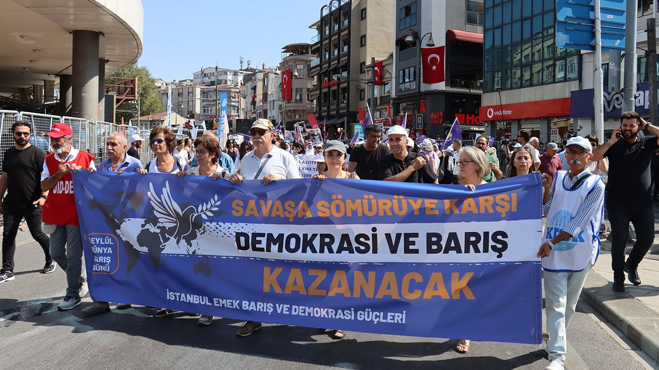 DİSK, KESK, TMMOB ve TTB'den 1 Eylül mesajı: Barış için adalet ve demokrasi şarttır DİSK, KESK, TMMOB ve TTB'den 1 Eylül mesajı: Barış için adalet ve demokrasi şarttır