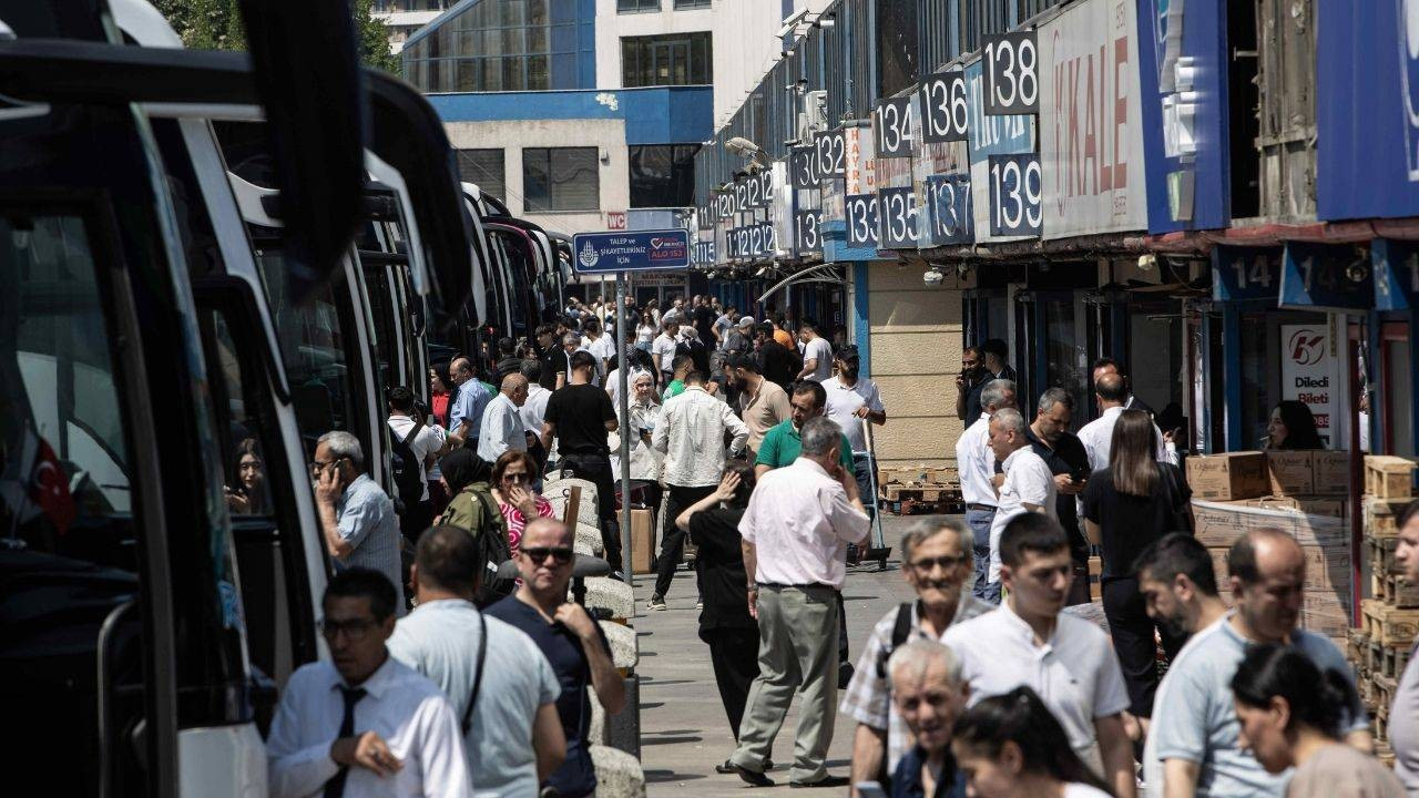 Yeni eğitim yılına günler kala otogarlarda dönüş yoğunluğu başladı