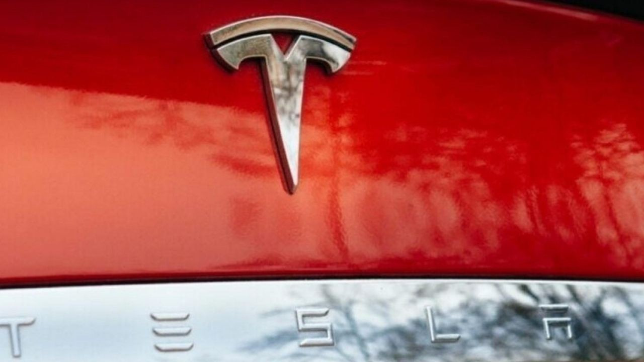 Elektrikli otomobil devi Tesla Türkiye’de ekip kuruyor! Teknisyen ve yönetici alacak