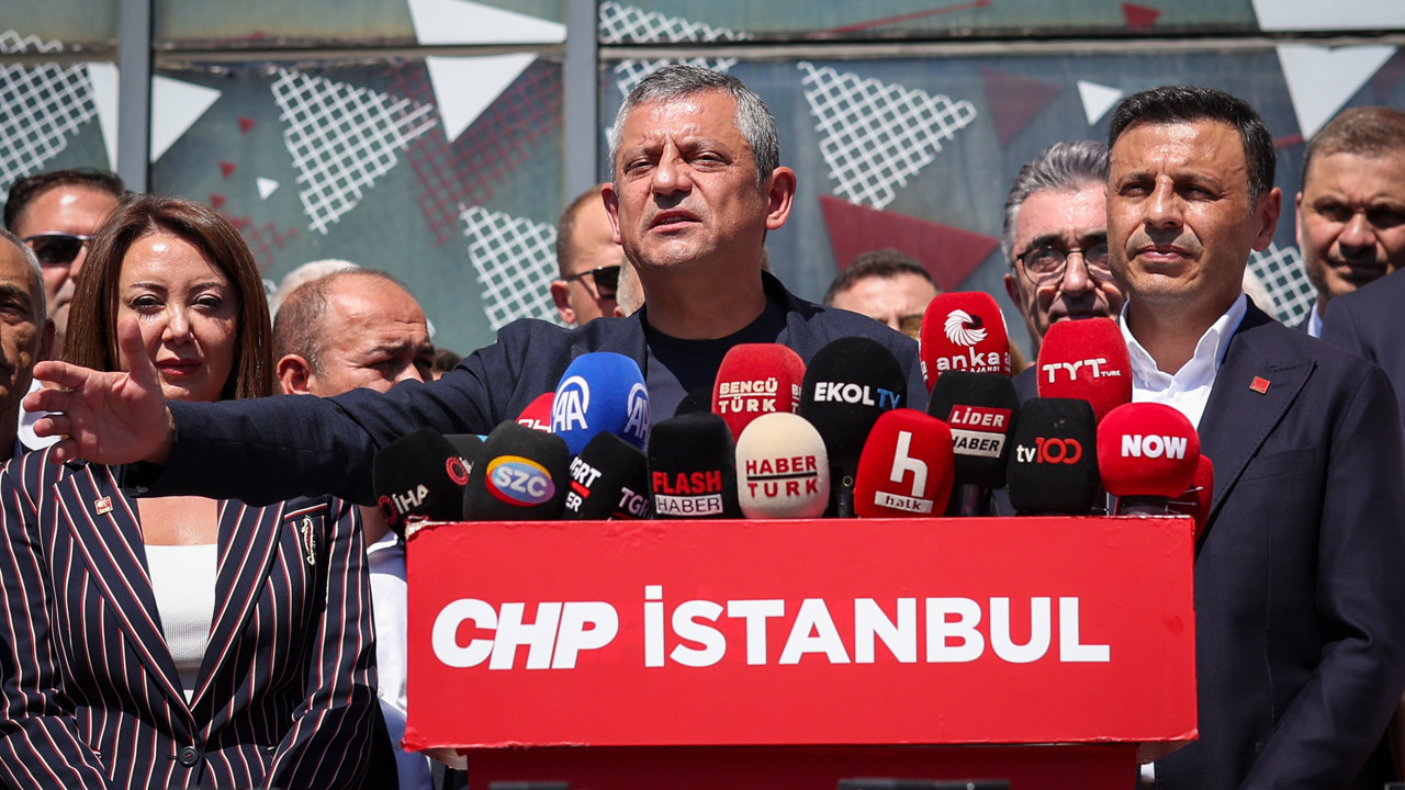 Özgür Özel'den Gürsel Tekin'e "randevu" yanıtı: Asliye Hukuk Mahkemesi'nin kayyumuna randevu vermem