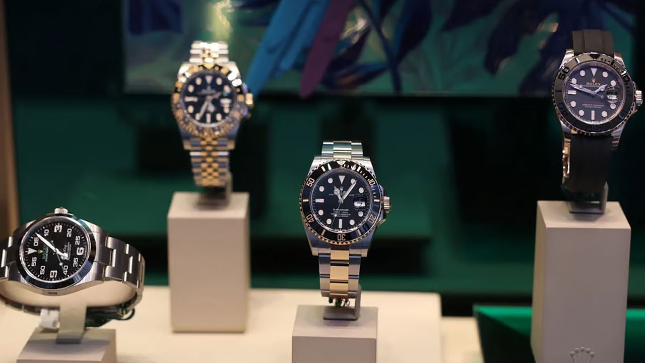 İsviçre’den lüks ithalat ‘saat’ gibi işliyor!