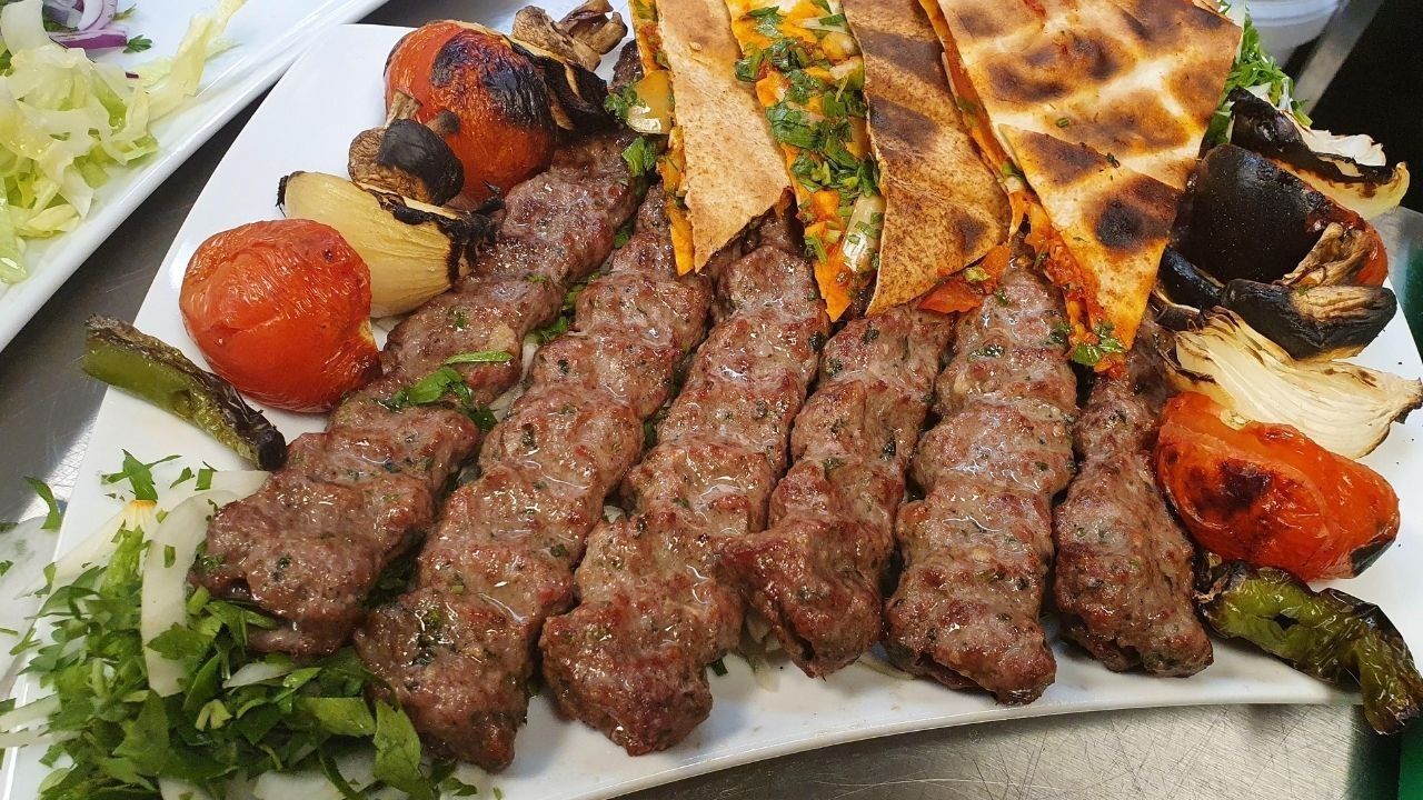 Fransa'da kebapçı açmak yasaklanmıştı! Adana'dan karara tepki gecikmedi