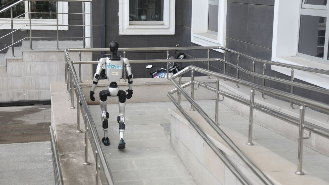 Türkiye’nin nüfusa kaydedilen ilk robotu! Festman Canik adıyla kimlik belgesi verildi