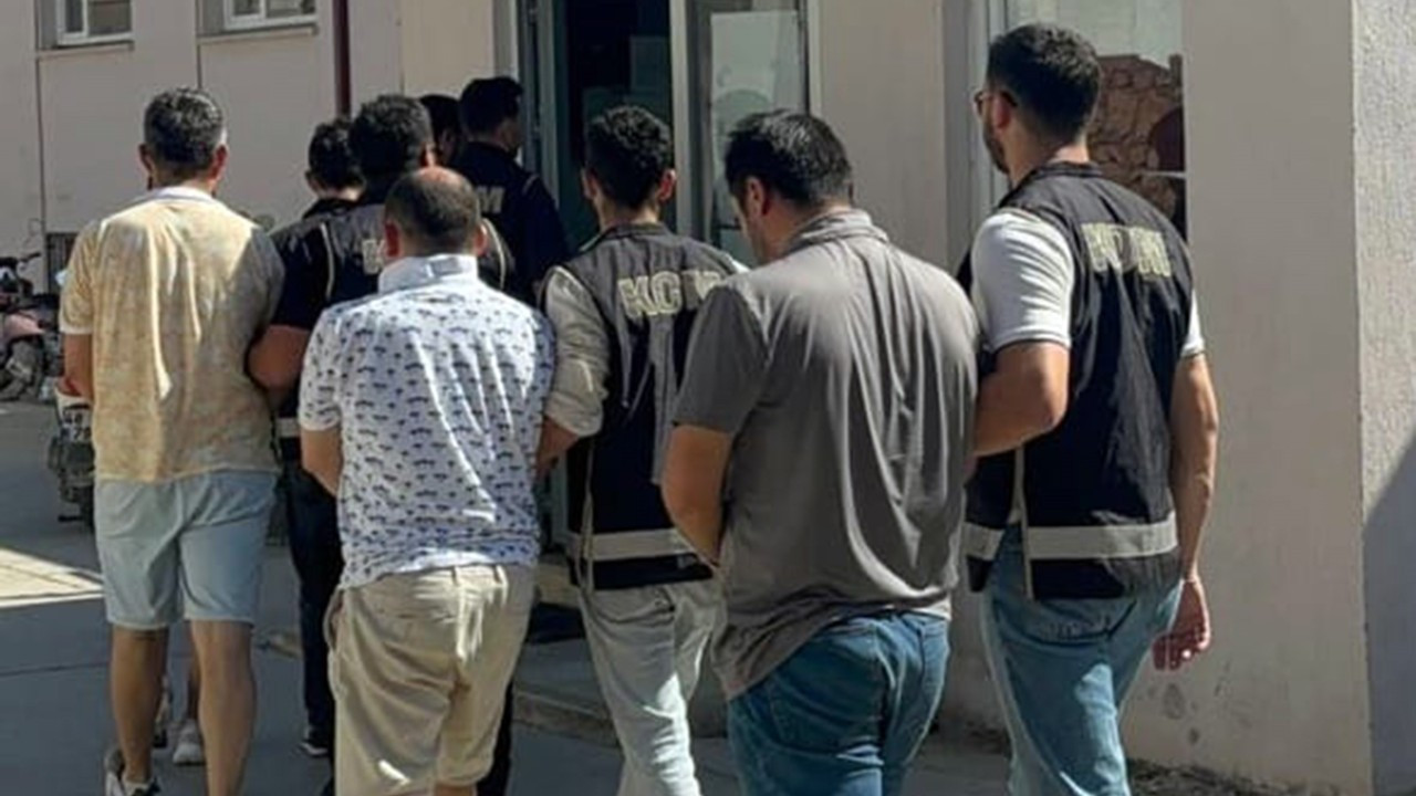 Tekne ile Yunanistan'a kaçmaya çalışan 8 FETÖ üyesi yakalandı