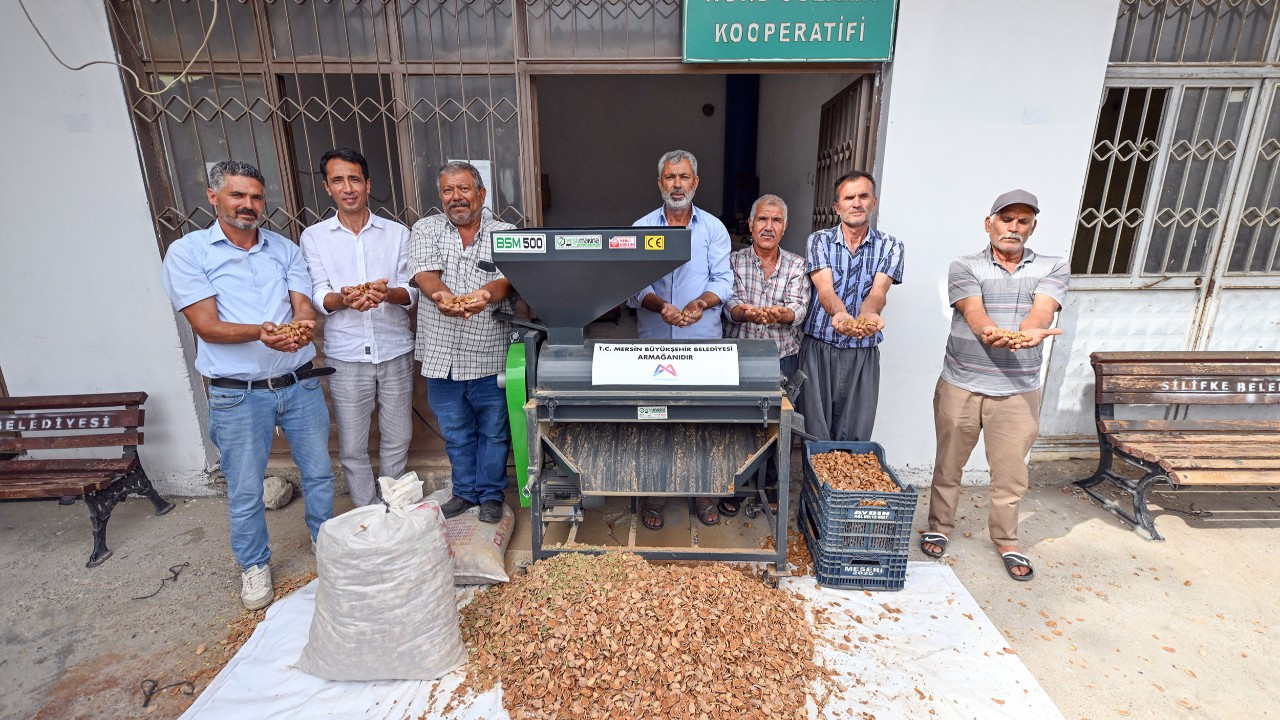 Badem üreticisi, kabuk soyma makinesiyle tasarruf edecek