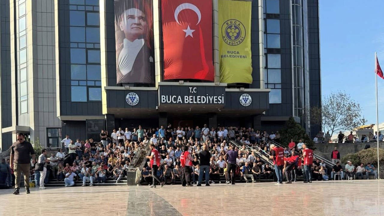 Sendika ve belediye anlaştı: Buca Belediyesi'nde işçiler ödeme takvimini kabul etti