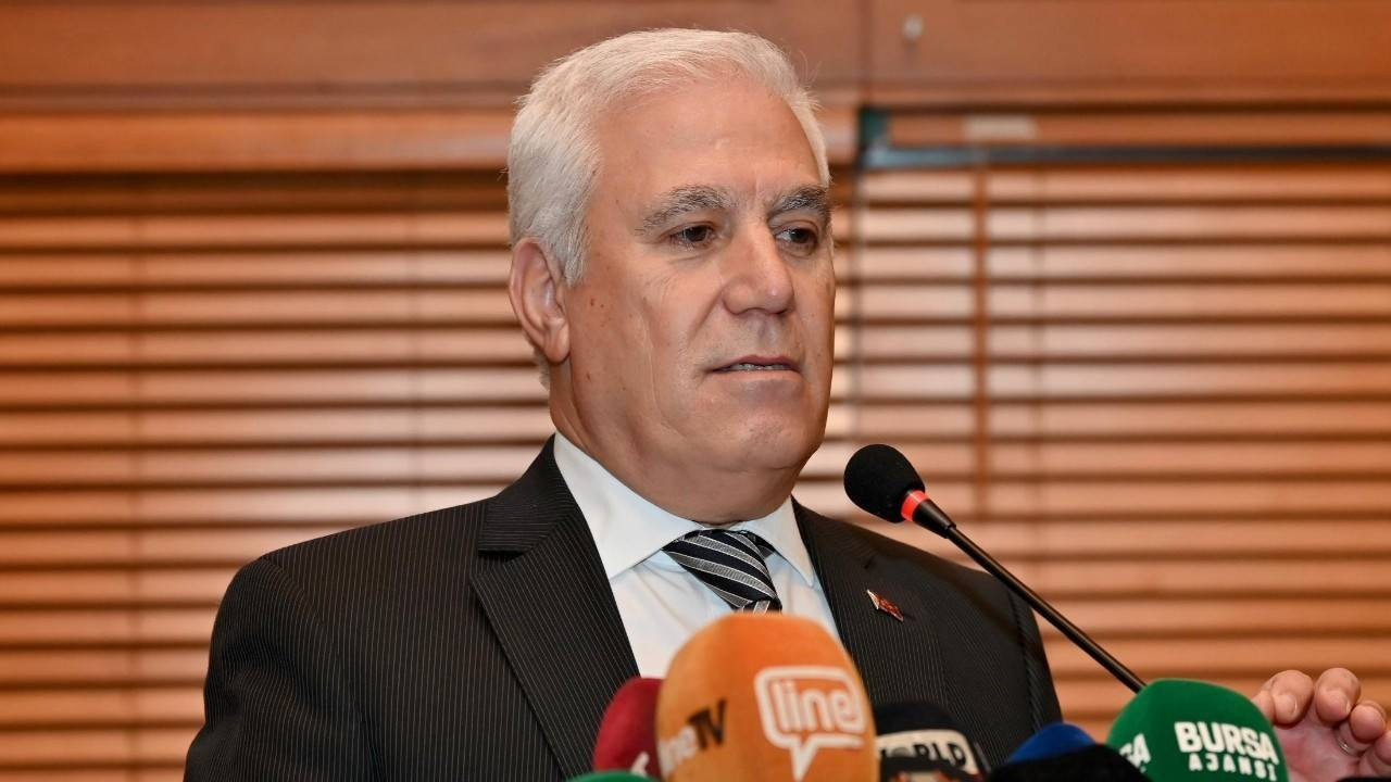 Bursa Büyükşehir Belediye Başkanı Mustafa Bozbey, AK Parti’ye geçeceğine yönelik iddiaları ikinci kez yalanladı