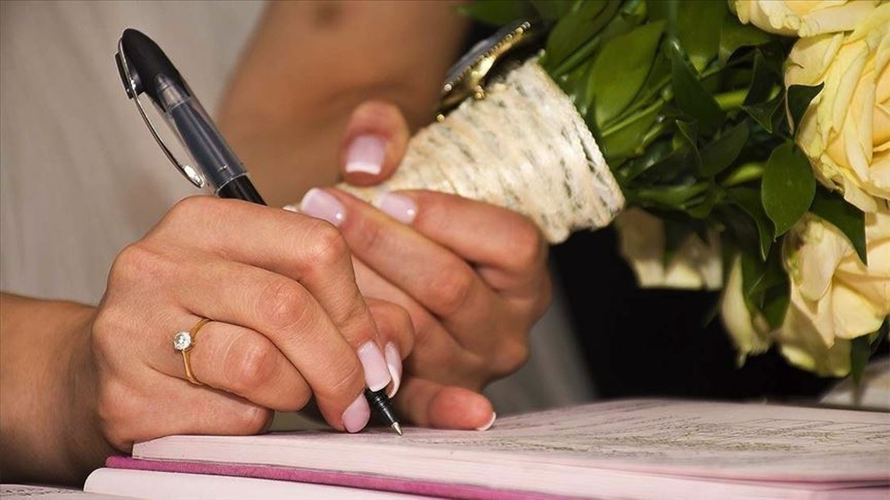 Evlilik yaşı yükseliyor, çocuk yapmak artık lüks