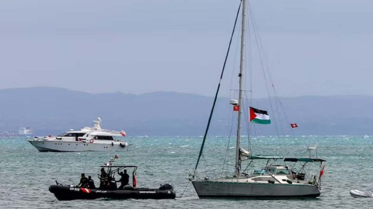Sumud Filosu'nda su almaya başlayan teknenin yolcuları Türkiye tarafından tahliye edildi