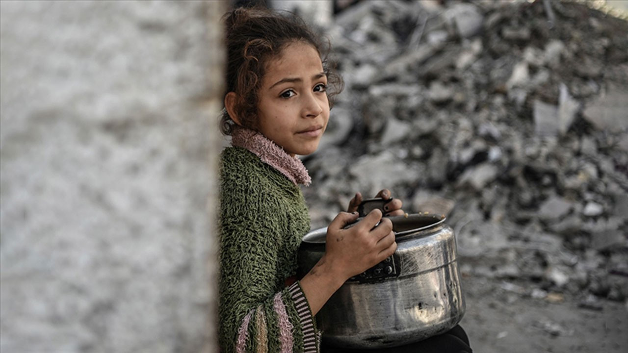 Gazze'de 453 kişi daha açlıktan hayatını kaybetti