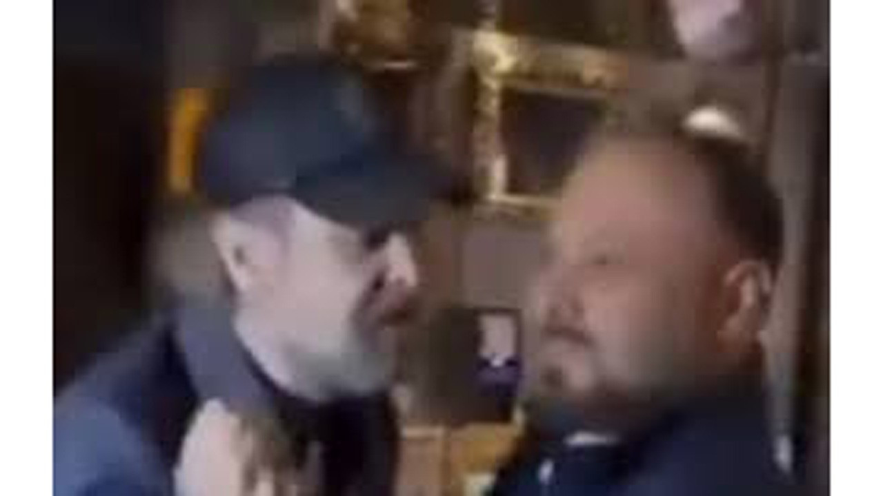 Nejat İşler'e kafa atan muhabir Tarık Eker'in işine son verildi