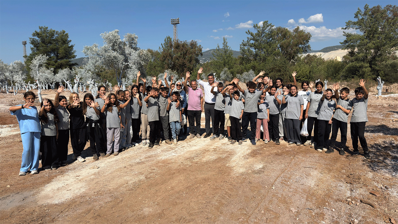 Yeniköy Kemerköy’den geleceğe 300 fidan