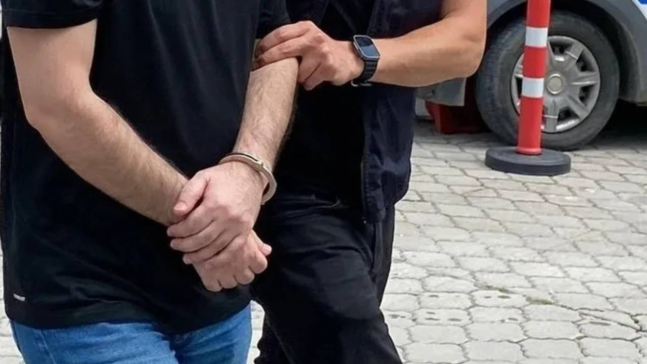 FETÖ'ye yönelik operasyonlarda yakalanan 64 şüpheli tutuklandı