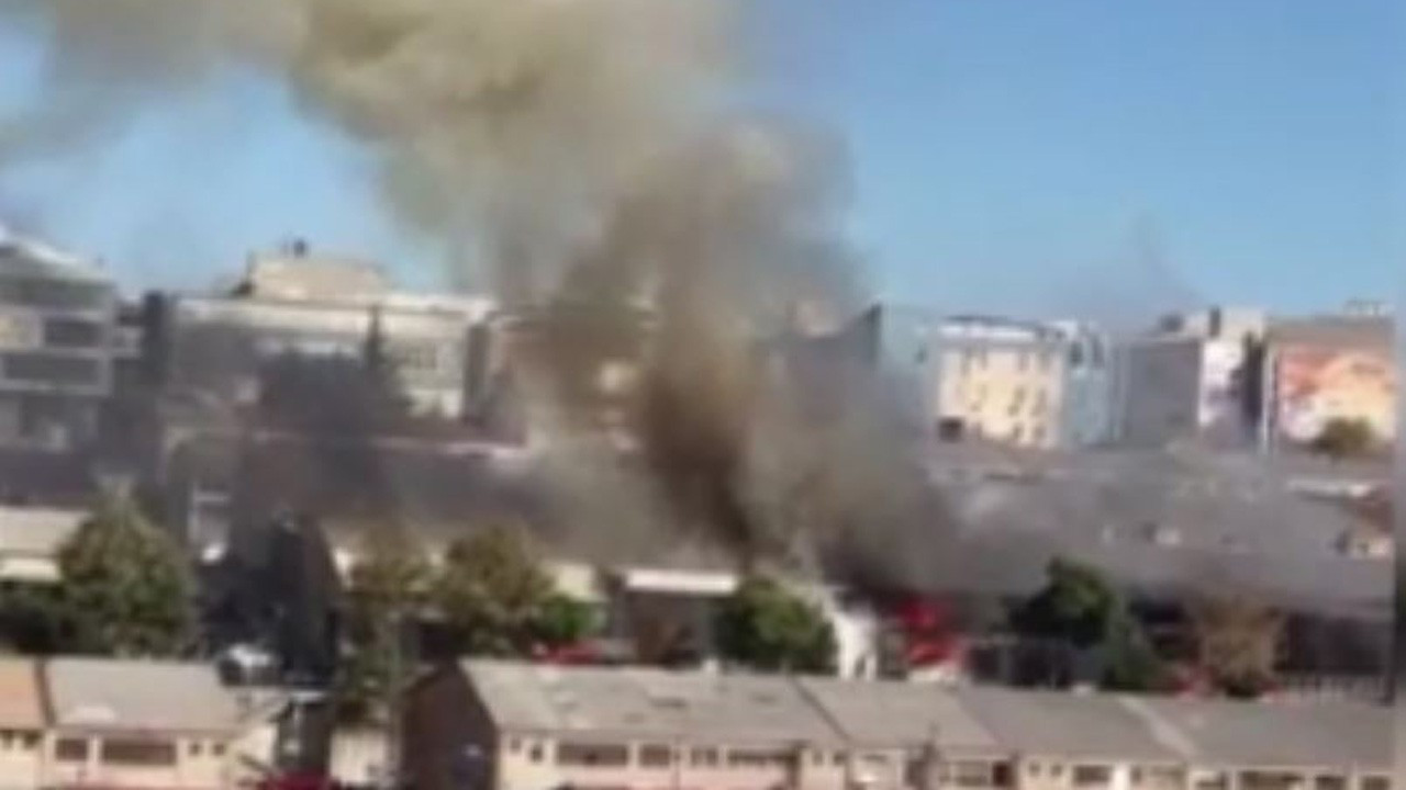 Beylikdüzü OSB'de fabrika yangını: İtfaiye ekipleri sevk edildi