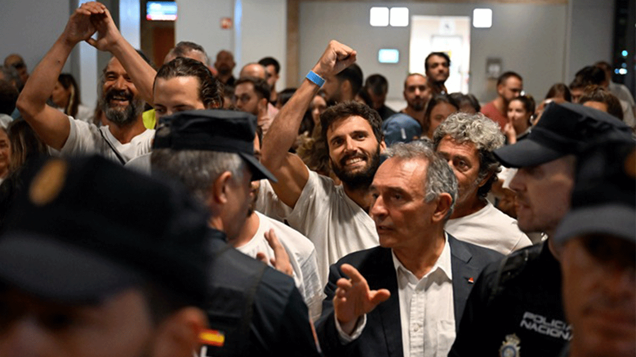 İsrail tarafından alıkonulan Küresel Sumud Filosu aktivistlerinden 29 kişi Madrid’e döndü