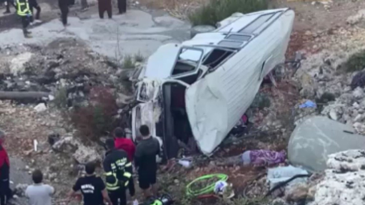 İşçi servisi şarampole yuvarlandı: 4 kişi öldü, 14 kişi yaralandı