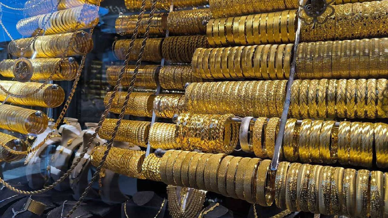 1974'ten beri bir ilk yaşanıyor: Kapalıçarşı'da kuyumcular altın satmayı durdurdu!