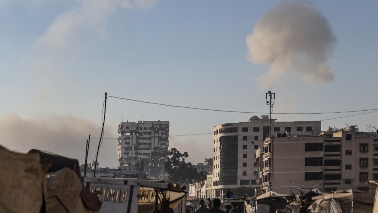 İsrail ordusu Gazze'deki Refah bölgesine hava saldırısı düzenledi