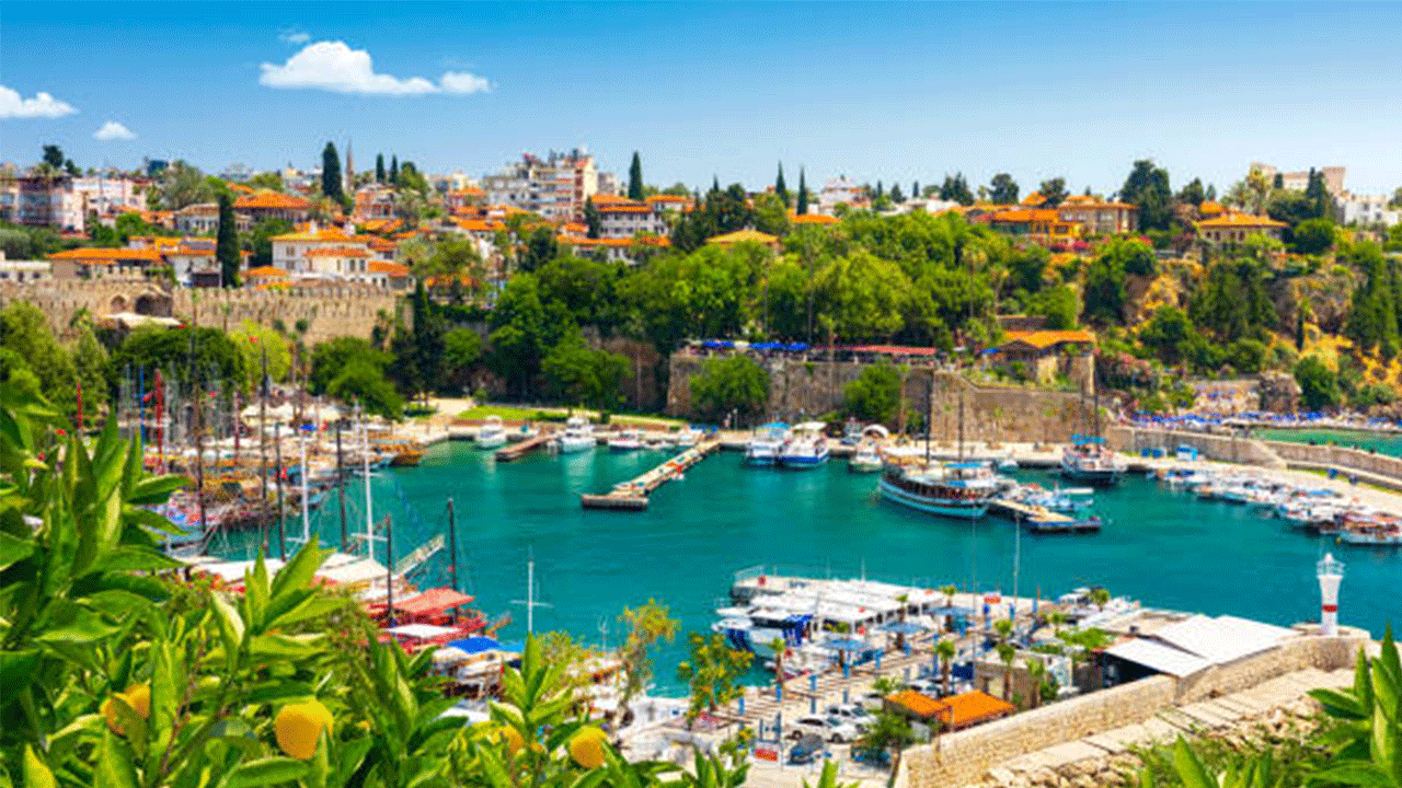 Turizmcilerden yerli turistlere erken rezervasyon uyarısı!