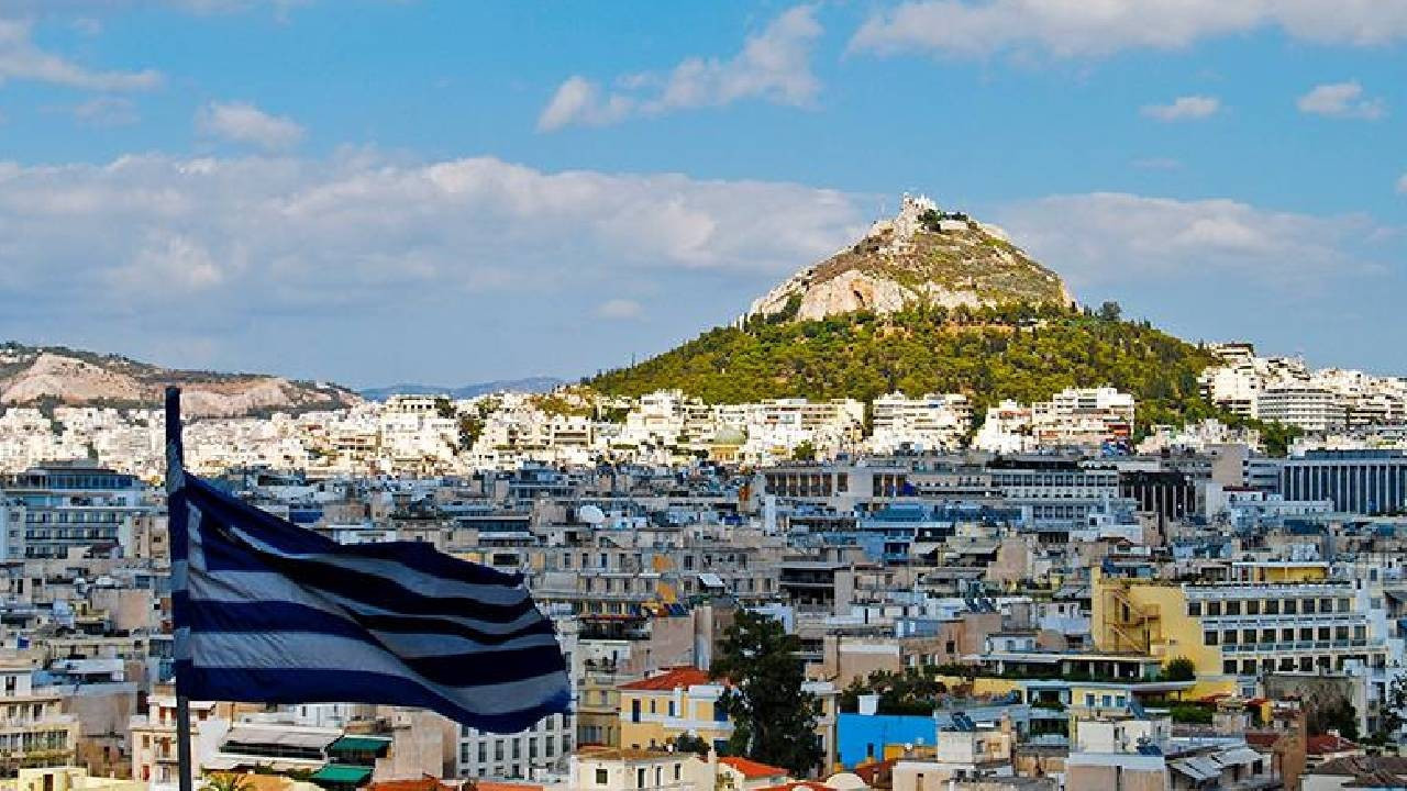 Yunanistan'da çalışma saatlerinde değişiklik: Haftada 4 gün, günlük 13 saat! Fazla mesai için yüzde 40 ek ücret